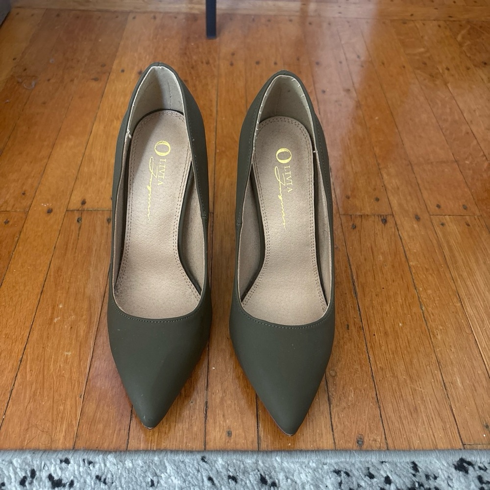 Women's Olive Pointed Toe Pumps